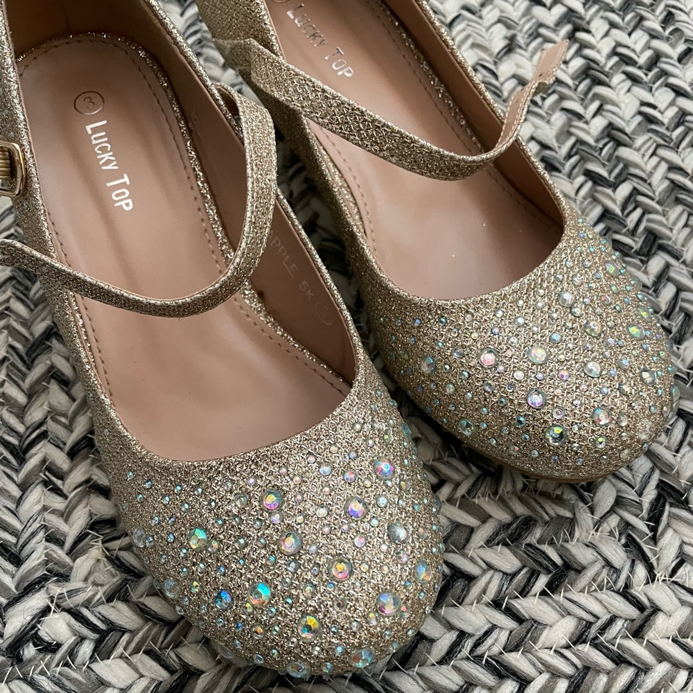Lucky Top gold heels size 3 (little girls)